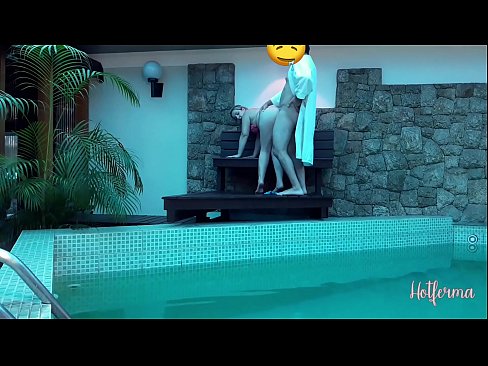 ❤️ Boss neskamea igerilekura gonbidatzen du, baina ezin izan dio beroari eutsi ❤❌ Porno vk gurean eu.tukifporno.ru ☑